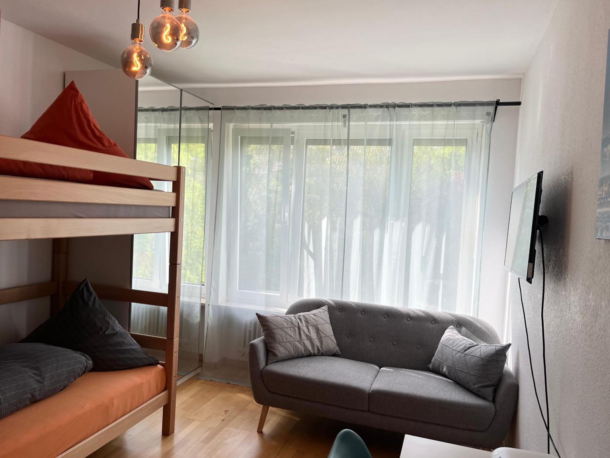 Gemuetliche Privatzimmer Mit Geteiltem Bad, Kueche Und Garten Мюнхен Екстер'єр фото